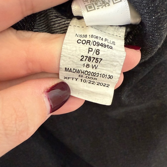 Madewell Women's Black Relaxed Jeans - Picture 6 of 7
